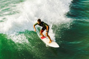 开云官网APP下载-LPL团队战术创新解析，lol战术体系和阵容